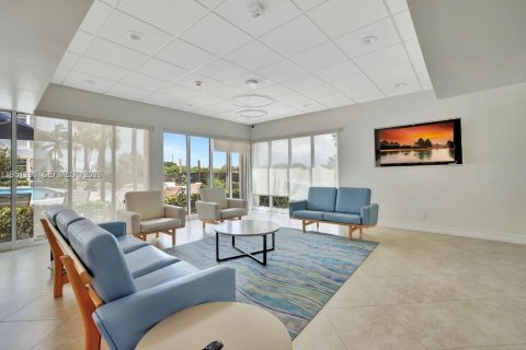 Condo in Fort Lauderdale, Florida, 2 bedrooms  № 2054513 - photo 21