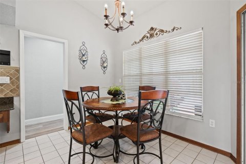 House in Spring Hill, Florida 4 bedrooms, 243.68 sq.m. № 2139702 - photo 17