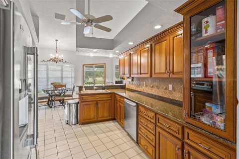 House in Spring Hill, Florida 4 bedrooms, 243.68 sq.m. № 2139702 - photo 13