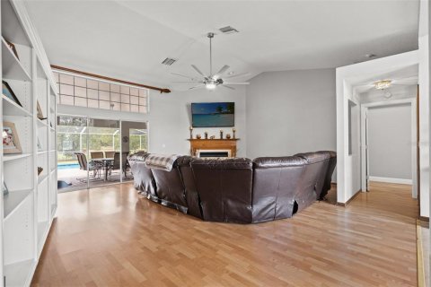 House in Spring Hill, Florida 4 bedrooms, 243.68 sq.m. № 2139702 - photo 8