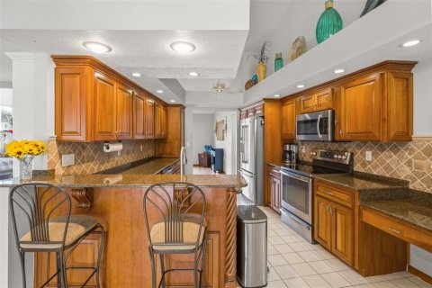 House in Spring Hill, Florida 4 bedrooms, 243.68 sq.m. № 2139702 - photo 15