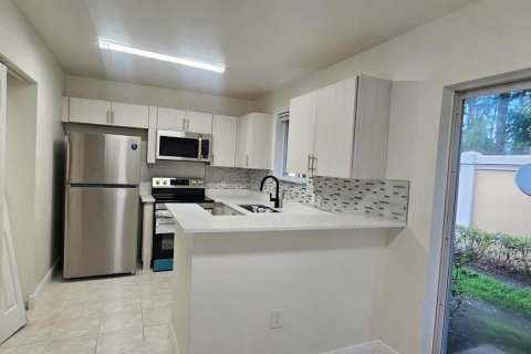 Apartment in West Palm Beach, Florida 3 bedrooms, 101.45 sq.m. № 2188222 - photo 4