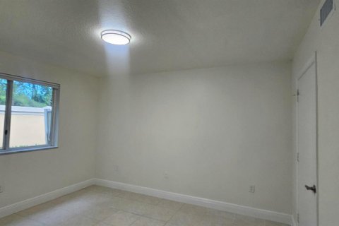 Apartment in West Palm Beach, Florida 3 bedrooms, 101.45 sq.m. № 2188222 - photo 11