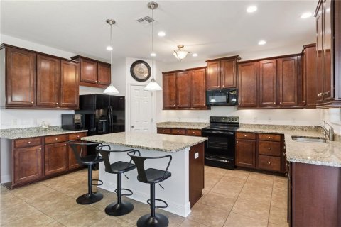 House in Lakeland, Florida 4 bedrooms, 308.9 sq.m. № 2133453 - photo 11