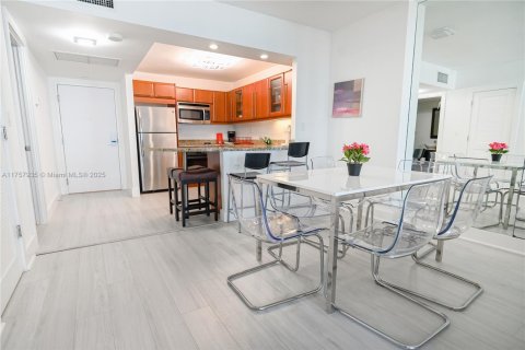 Condominio en venta en Miami Beach, Florida, 55.74 m2 № 1860413 - foto 13