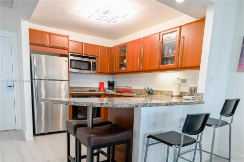 Condominio en venta en Miami Beach, Florida, 55.74 m2 № 1860413 - foto 14