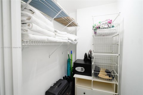 Condominio en venta en Miami Beach, Florida, 55.74 m2 № 1860413 - foto 20