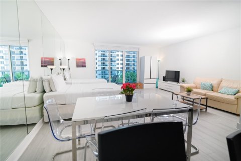 Condominio en venta en Miami Beach, Florida, 55.74 m2 № 1860413 - foto 4