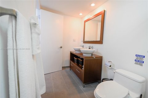 Condominio en venta en Miami Beach, Florida, 55.74 m2 № 1860413 - foto 19