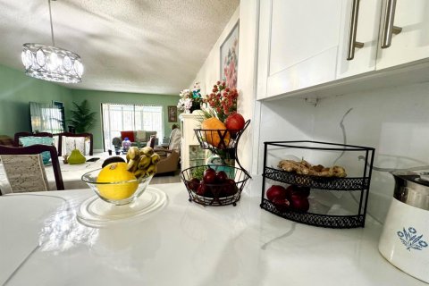Condo in Tamarac, Florida, 2 bedrooms  № 2168064 - photo 8