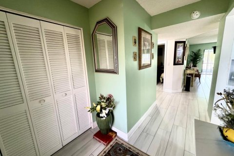 Condo in Tamarac, Florida, 2 bedrooms  № 2168064 - photo 3