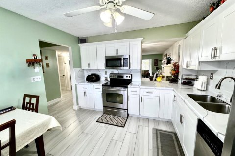 Condo in Tamarac, Florida, 2 bedrooms  № 2168064
