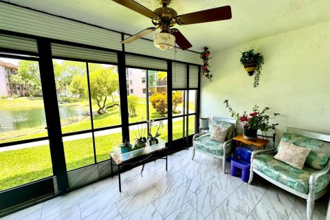 Condo in Tamarac, Florida, 2 bedrooms  № 2168064 - photo 21