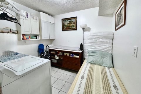Condo in Tamarac, Florida, 2 bedrooms  № 2168064 - photo 19