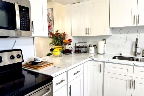 Condo in Tamarac, Florida, 2 bedrooms  № 2168064 - photo 6