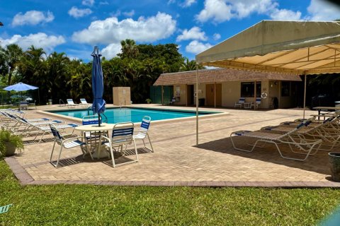 Condo in Tamarac, Florida, 2 bedrooms  № 2168064 - photo 24