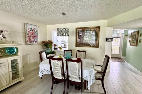 Condo in Tamarac, Florida, 2 bedrooms  № 2168064 - photo 10