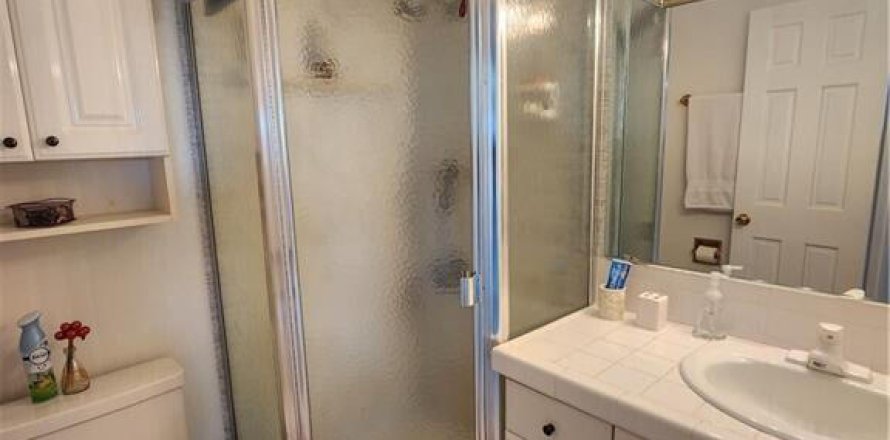 Condo in Lauderdale Lakes, Florida, 2 bedrooms  № 714565