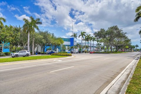 Condo in North Miami Beach, Florida, 1 bedroom  № 1656036 - photo 29