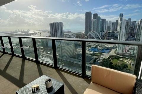 Copropriété à louer à Miami, Floride: 2 chambres, 81.57 m2 № 2386939 - photo 4