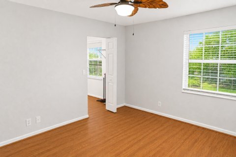 House in Pembroke Pines, Florida 5 bedrooms, 293.2 sq.m. № 2251193 - photo 21