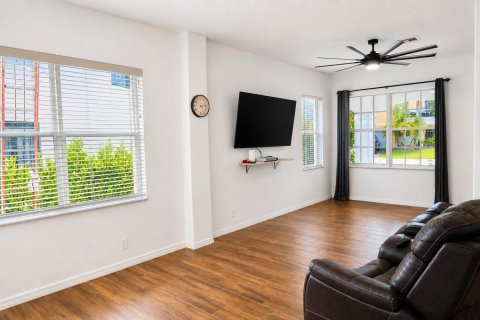 House in Pembroke Pines, Florida 5 bedrooms, 293.2 sq.m. № 2251193 - photo 5
