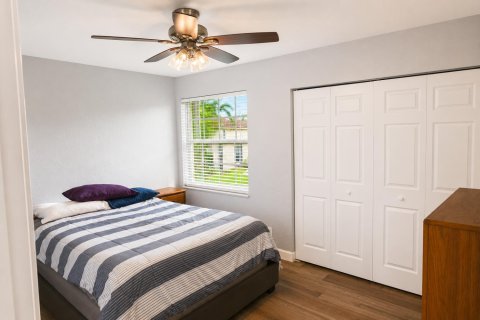 House in Pembroke Pines, Florida 5 bedrooms, 293.2 sq.m. № 2251193 - photo 16