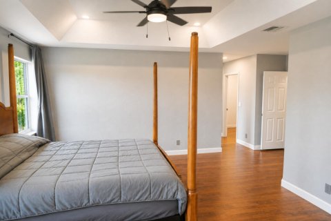 House in Pembroke Pines, Florida 5 bedrooms, 293.2 sq.m. № 2251193 - photo 24