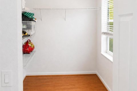 House in Pembroke Pines, Florida 5 bedrooms, 293.2 sq.m. № 2251193 - photo 22