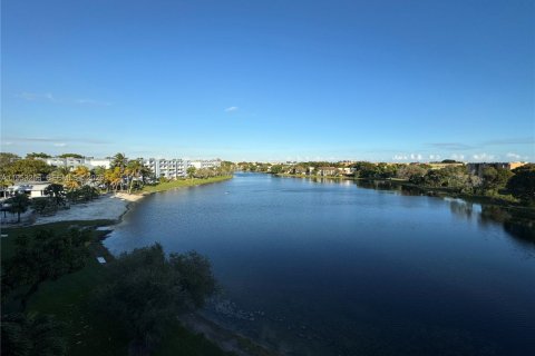 Apartamento en alquiler en Miami, Florida, 1 dormitorio, 104.52 m2 № 2054623 - foto 17