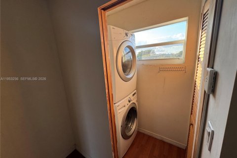 Apartamento en alquiler en Miami, Florida, 1 dormitorio, 104.52 m2 № 2054623 - foto 10