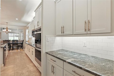 House in Kissimmee, Florida 5 bedrooms, 278.52 sq.m. № 1884508 - photo 5