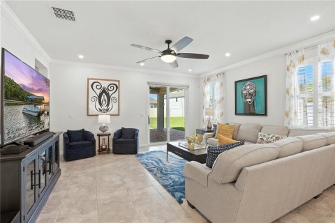 House in Kissimmee, Florida 5 bedrooms, 278.52 sq.m. № 1884508 - photo 14