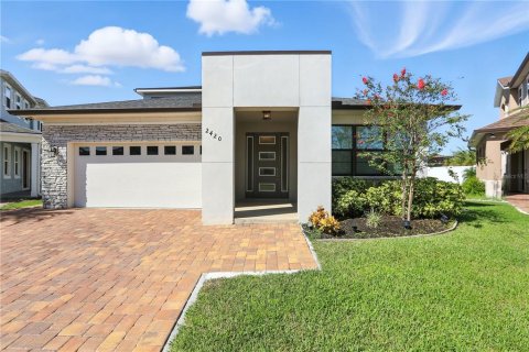 House in Kissimmee, Florida 5 bedrooms, 278.52 sq.m. № 1884508 - photo 1