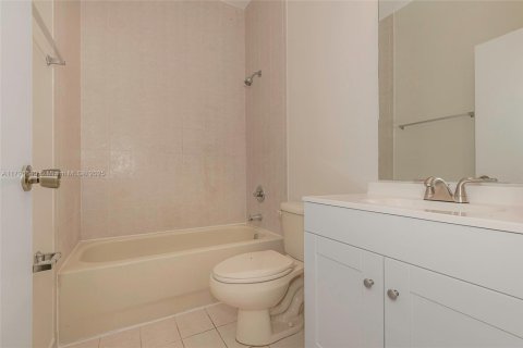 Adosado en venta en Dania Beach, Florida, 3 dormitorios, 150.04 m2 № 1670959 - foto 24
