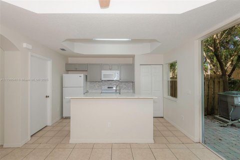 Adosado en venta en Dania Beach, Florida, 3 dormitorios, 150.04 m2 № 1670959 - foto 7