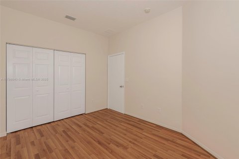 Townhouse in Dania Beach, Florida 3 bedrooms, 150.04 sq.m. № 1670959 - photo 23