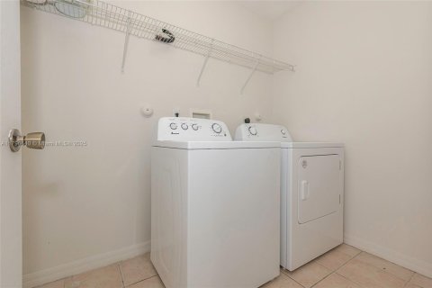 Touwnhouse à vendre à Dania Beach, Floride: 3 chambres, 150.04 m2 № 1670959 - photo 17