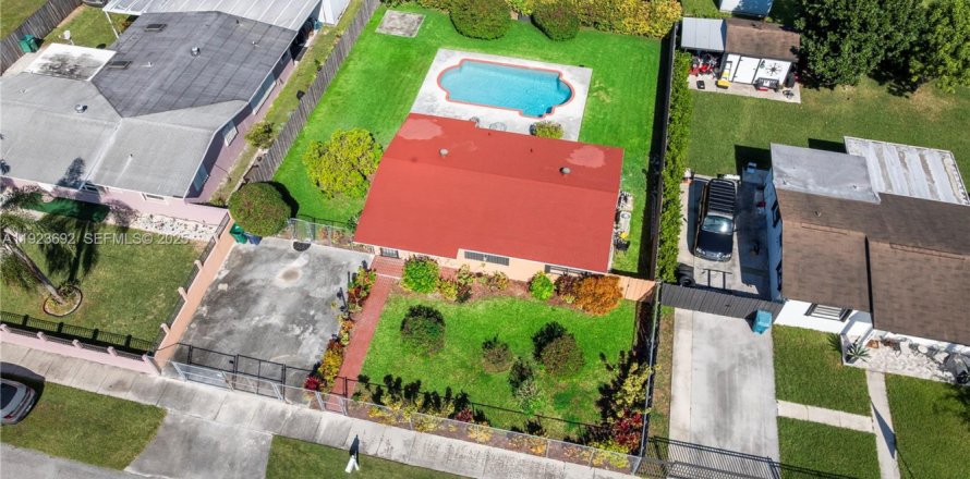 Casa en Homestead, Florida 3 dormitorios, 92.9 m2 № 1982098