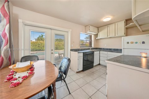 Casa en venta en Homestead, Florida, 3 dormitorios, 92.9 m2 № 1982098 - foto 10