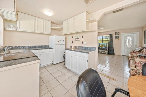 Casa en venta en Homestead, Florida, 3 dormitorios, 92.9 m2 № 1982098 - foto 9