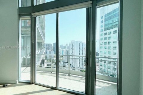 Condo à Miami, Floride, 3 chambres  № 2153058