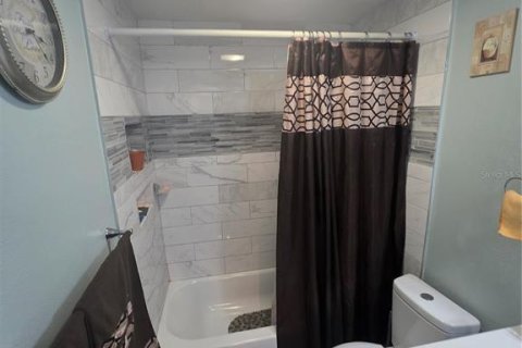 Casa en venta en Tampa, Florida, 6 dormitorios, 93.27 m2 № 1839980 - foto 23
