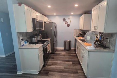 Casa en venta en Tampa, Florida, 6 dormitorios, 93.27 m2 № 1839980 - foto 7