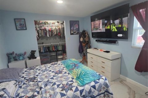 Casa en venta en Tampa, Florida, 6 dormitorios, 93.27 m2 № 1839980 - foto 12