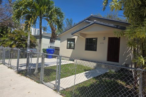 Villa ou maison à louer à Miami, Floride: 2 chambres, 206.61 m2 № 2055570 - photo 3