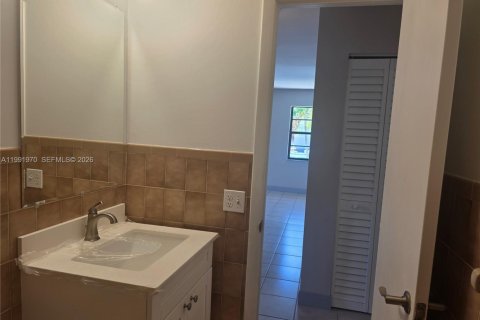 Villa ou maison à louer à Miami, Floride: 2 chambres, 206.61 m2 № 2055570 - photo 21
