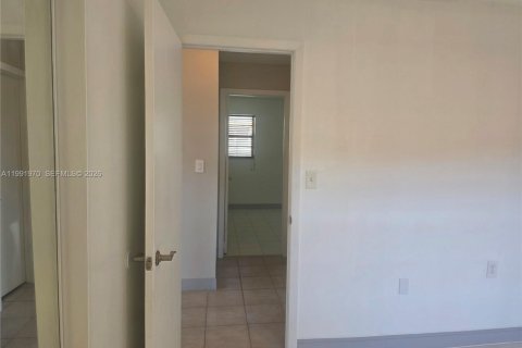 Villa ou maison à louer à Miami, Floride: 2 chambres, 206.61 m2 № 2055570 - photo 25