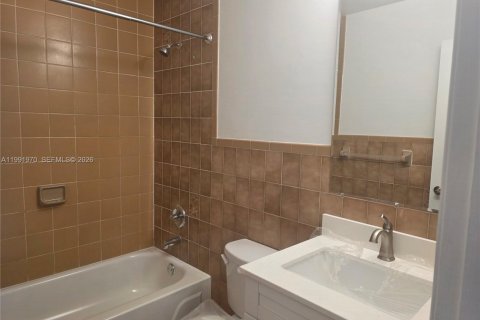 Villa ou maison à louer à Miami, Floride: 2 chambres, 206.61 m2 № 2055570 - photo 23