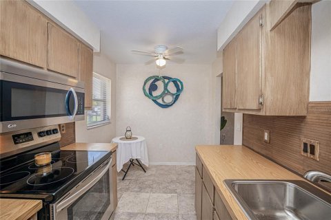 Copropriété à vendre à Punta Gorda, Floride: 2 chambres, 87.05 m2 № 2201528 - photo 11
